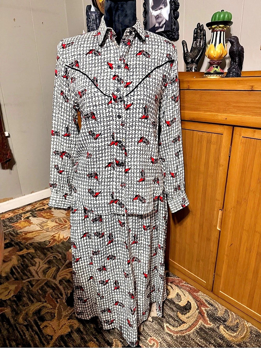 Laura Jayne Printed hounds tooth and re boot western theme Button Front shirt an